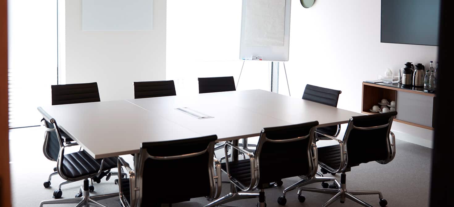Come arredare una sala riunioni o conferenze